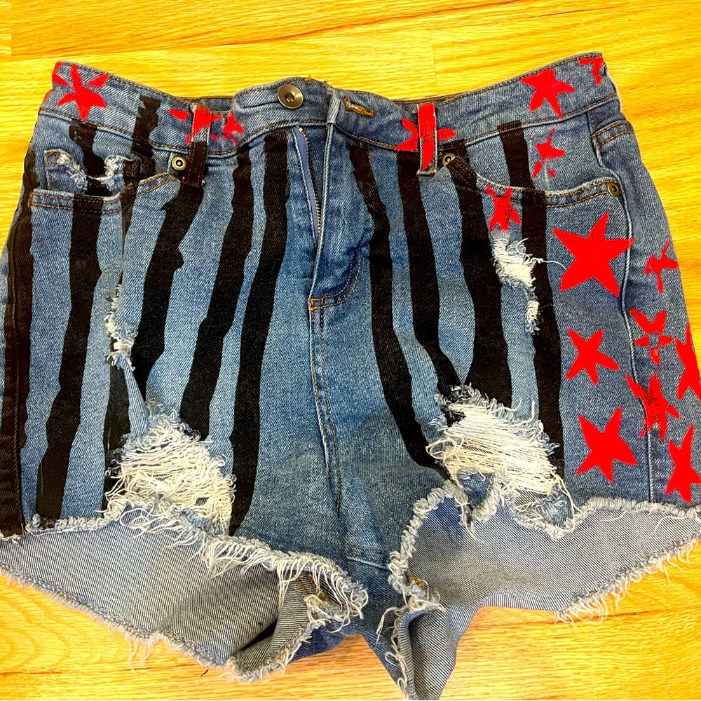 Birds of Prey Jean Shorts - size S